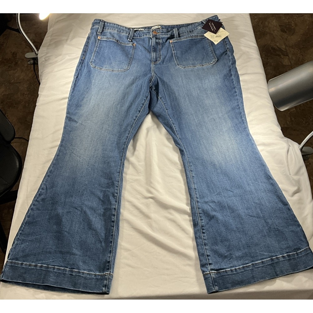 AVA & VIV High-Rise Flair No Gap Tummy Control Distressed Denim Jeans Size 26